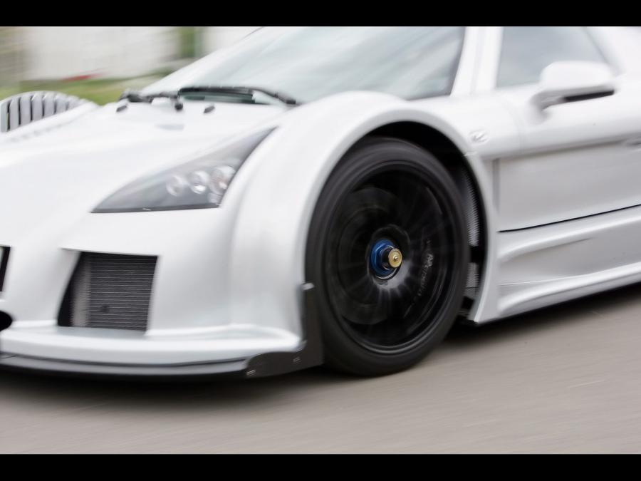 Детали экстерьера Gumpert Apollo Sport 2009 года  (фото 6 из 15)